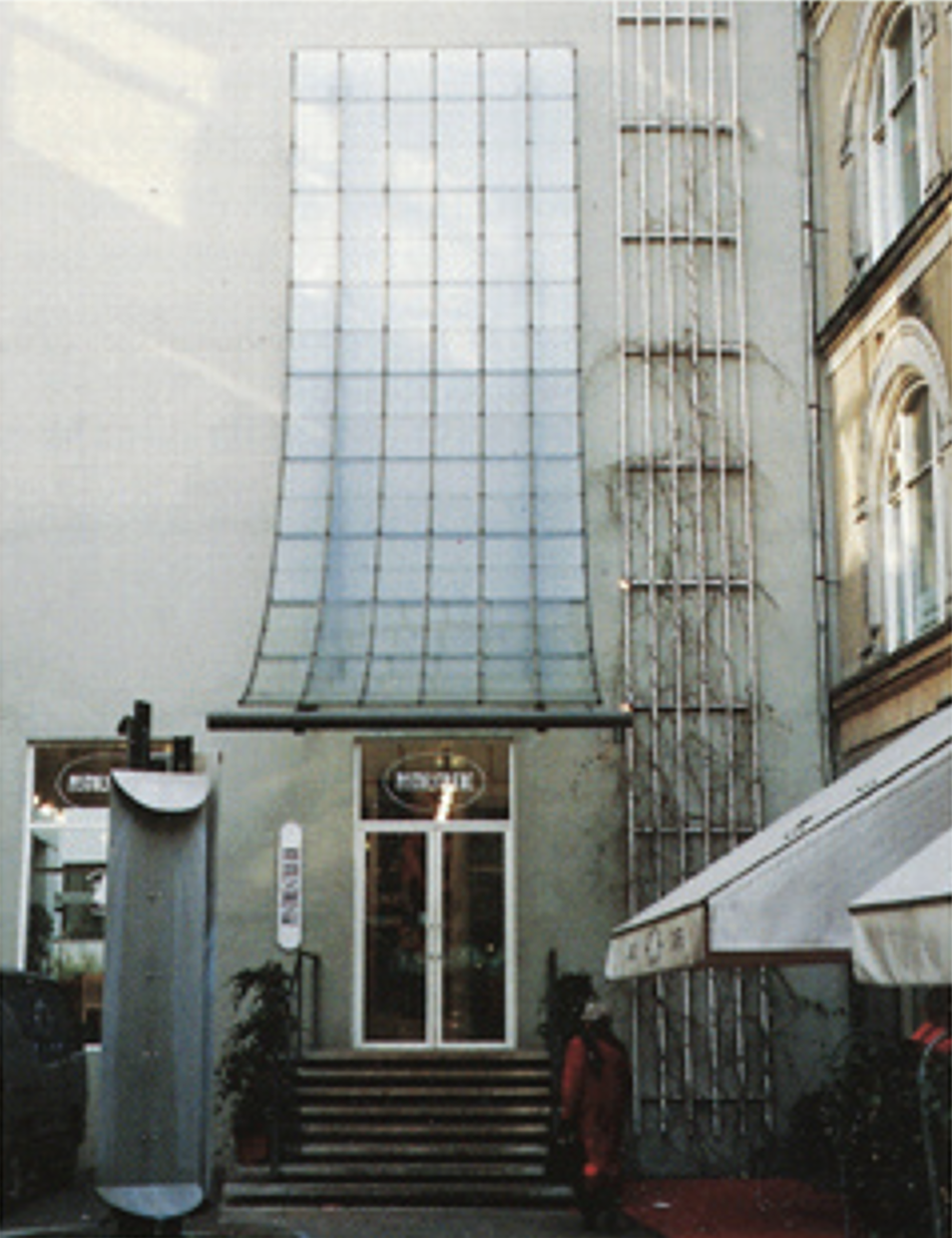 Pistolstræde Baldakin, 1987