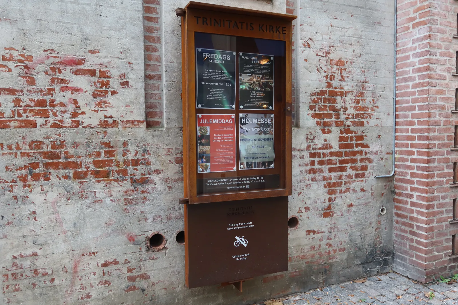 Trinitatis Kirke - Sognehus informationsstander