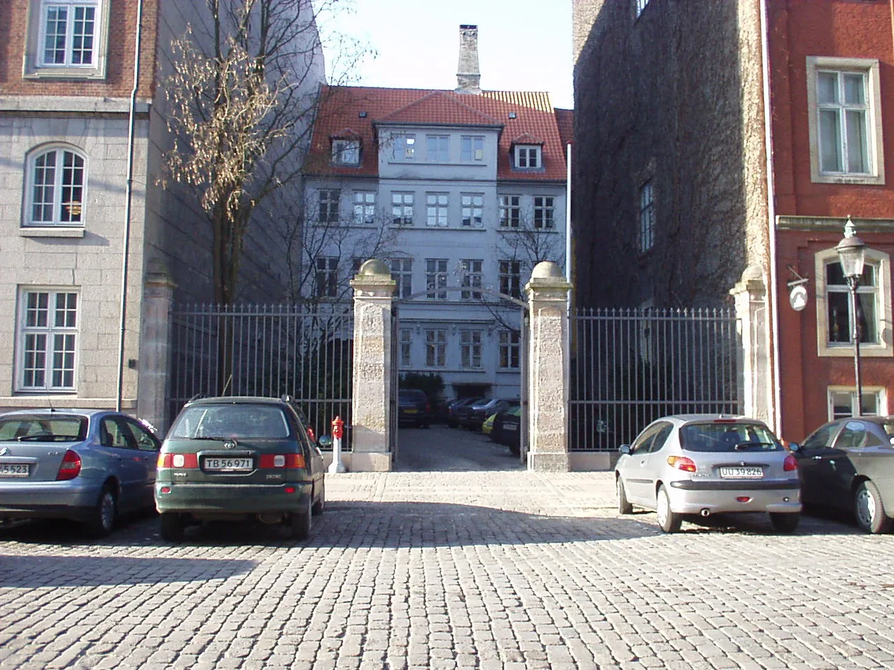Smedejerns port og hegn til Amaliegade 9 